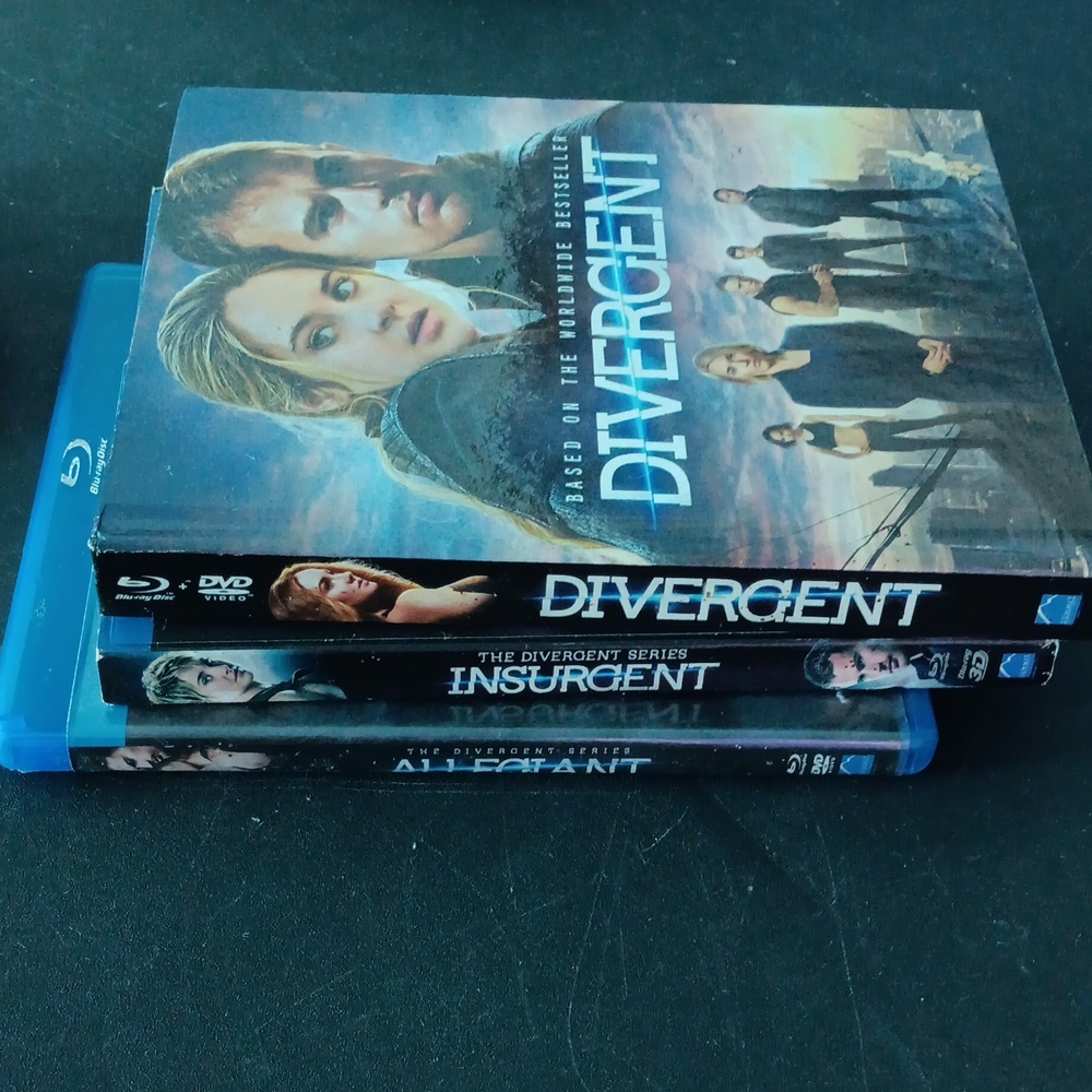 Divergent Series Blu-ray and DVD Set